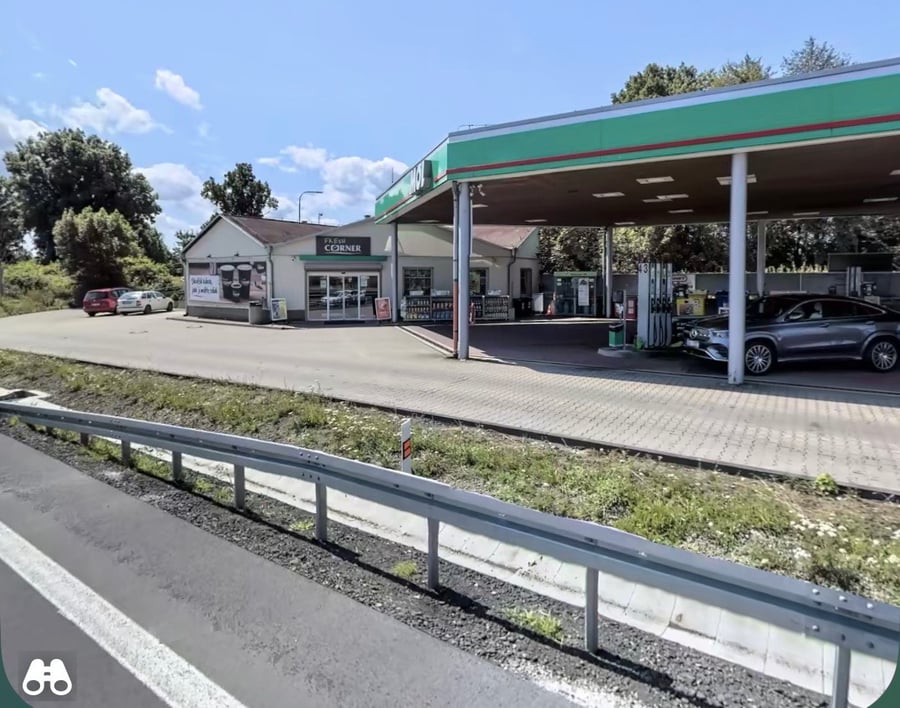 MOL benzinová pumpa