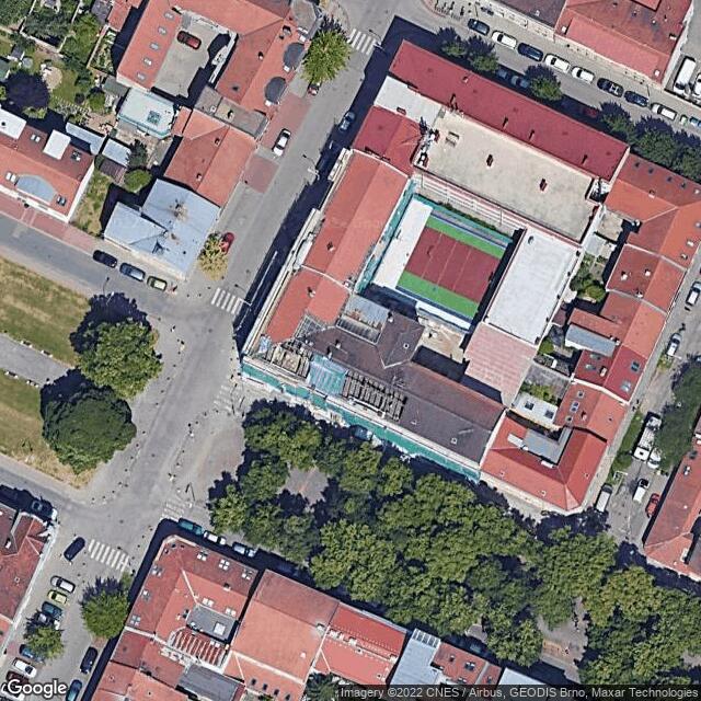 Primary school náměstí Republiky 10