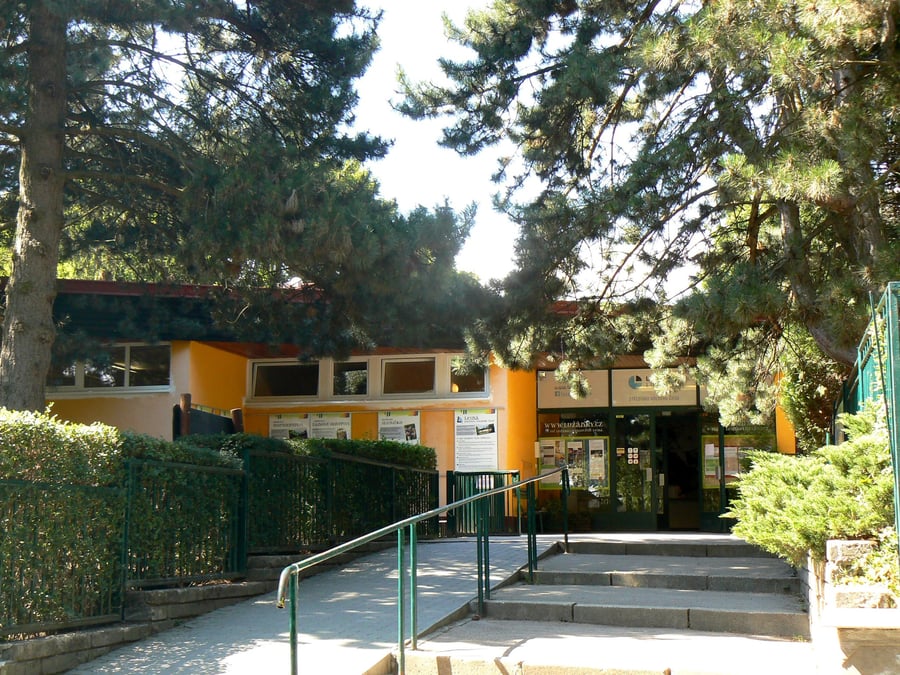 Středisko volného času Lužánky - Lesná