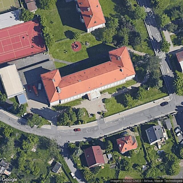 Základní škola a mateřská škola / Початкова школа та дитячий садок