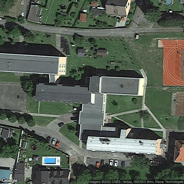 Základní škola a gymnázium / Початкова школа та гімназія