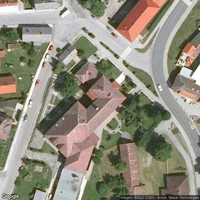 Základní škola a mateřská škola / Початкова школа та дитячий садок