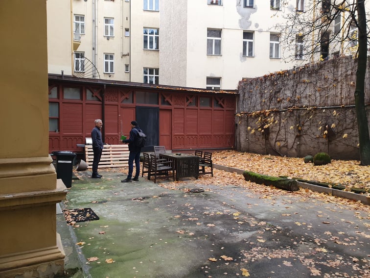 Vnitroblok Mikovcova - dům Bohuslava Schnircha