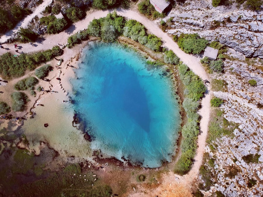 Milaševo jezero - pramen řeky Cetiny
