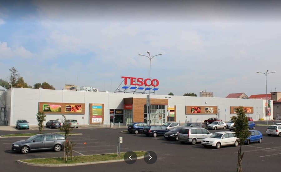 Bezbariérové parkoviště u Tesco