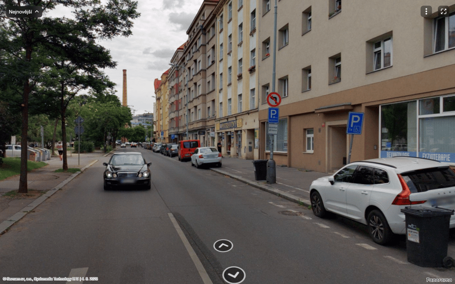 Parkoviště nám. Dr. V. Holého, Praha 