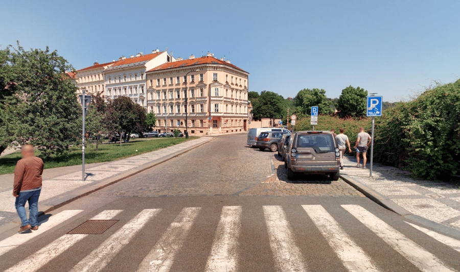 Parkoviště Kosárkovo nábřeží, Praha 1