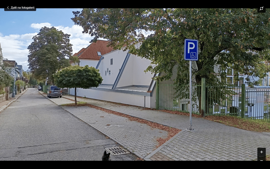 Parkoviště ul. Pod akáty, Praha