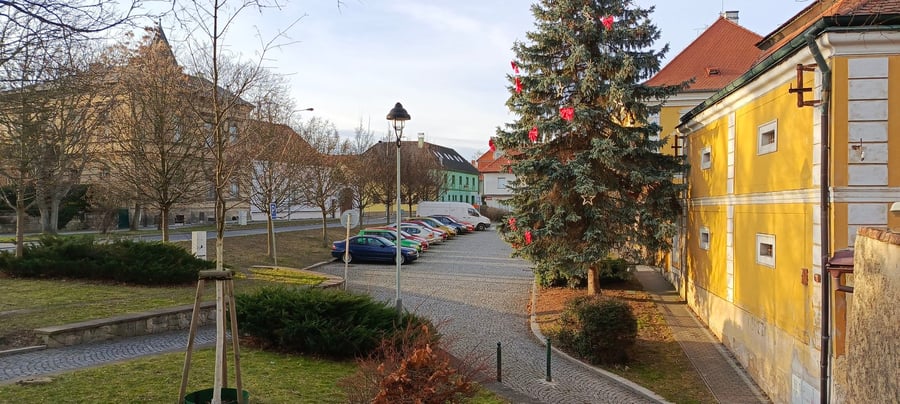 Parkoviště Vinořské nám., Praha-Vinoř