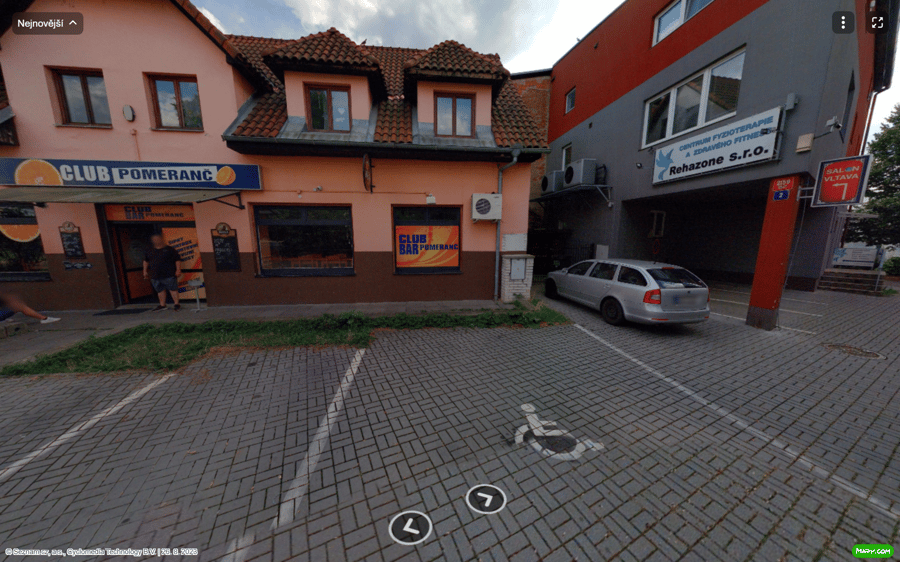Parkoviště Obchodní nám., Praha 12