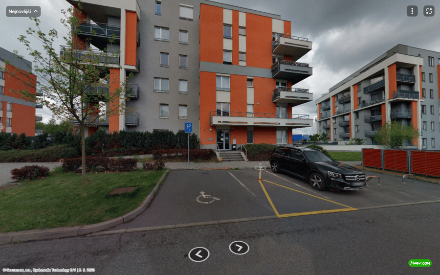 Parkoviště Sazovická ul., Praha-Zličín