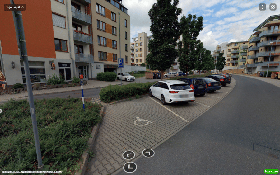 Parkoviště Bermanova, Praha-Čakovice