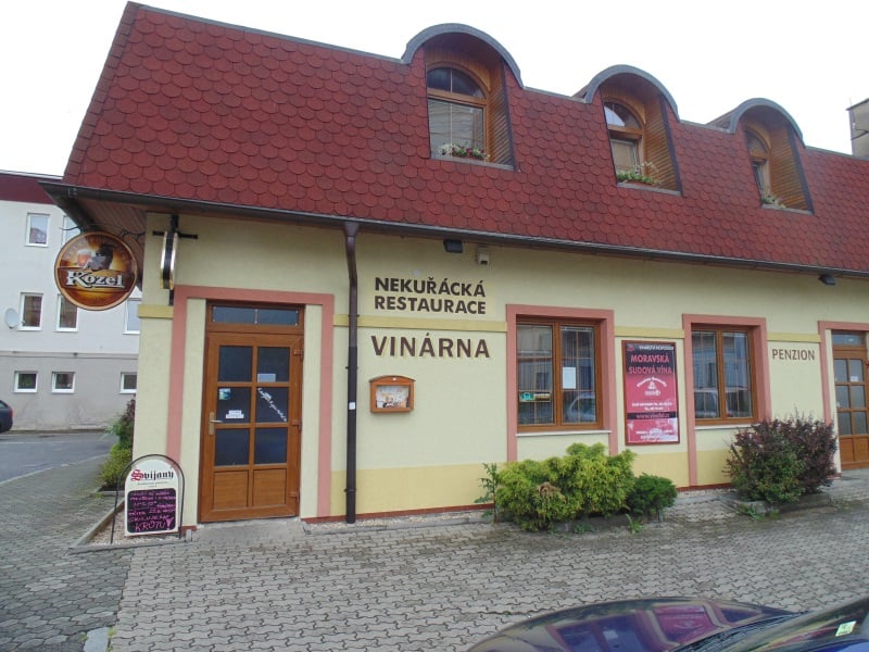 RESTAURACE - PENZION "U ZVONŮ"