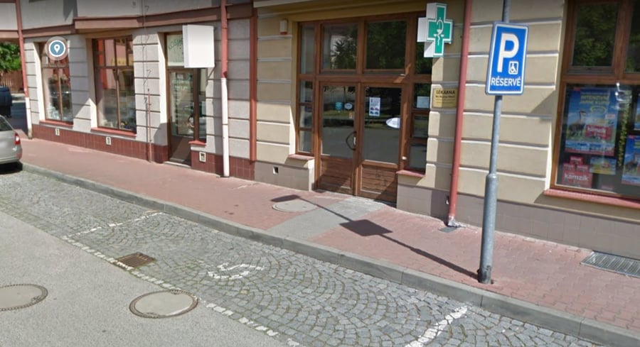 Bezbariérové parkovací místo