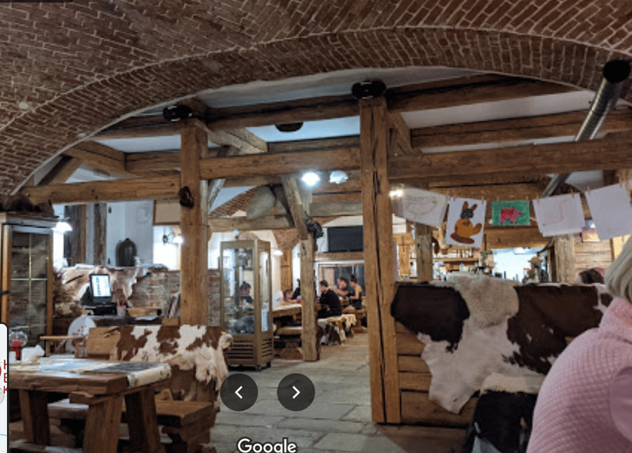 Restaurace, palírna a obchod Hospodářský dvůr