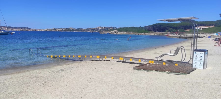 Přístup do moře - pláž Palau - Sardinie