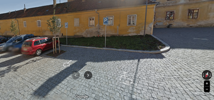 Parkoviště Trčkovo nám. Opočno