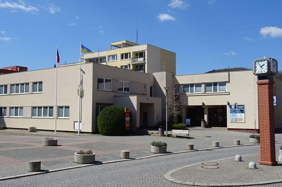 Česká pošta nám. Voskovce a Wericha, Sázava 