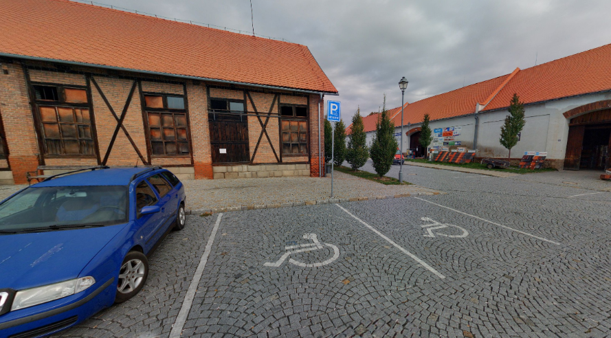 Parkoviště, Zručský dvůr, Zruč nad Sázavou