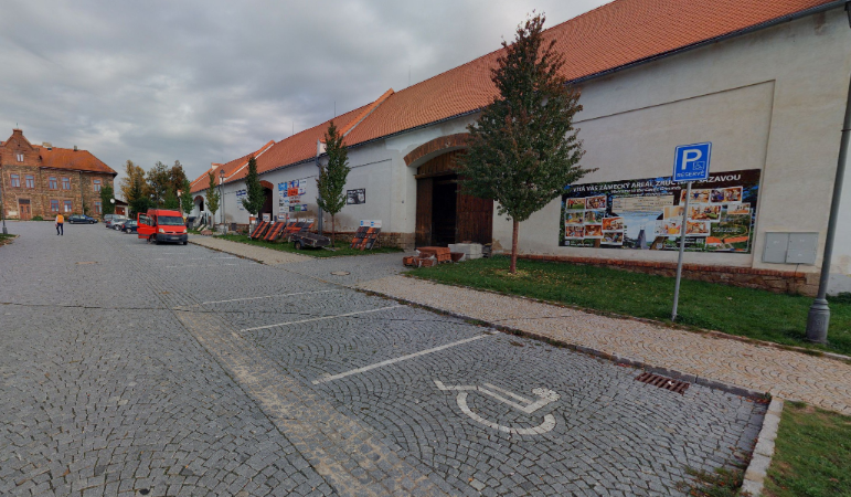 Parkoviště, Zručský dvůr, Zruč nad Sázavou