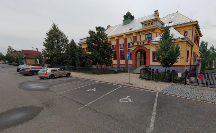 Parkoviště, Jiráskova ul. , Sokolovna Heřmanův Městec