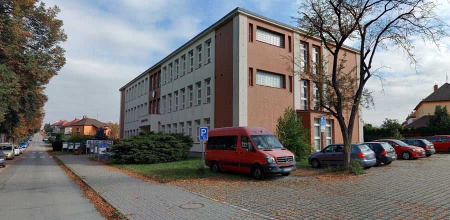 Parkoviště, Školní ul., Zruč nad Sázavou