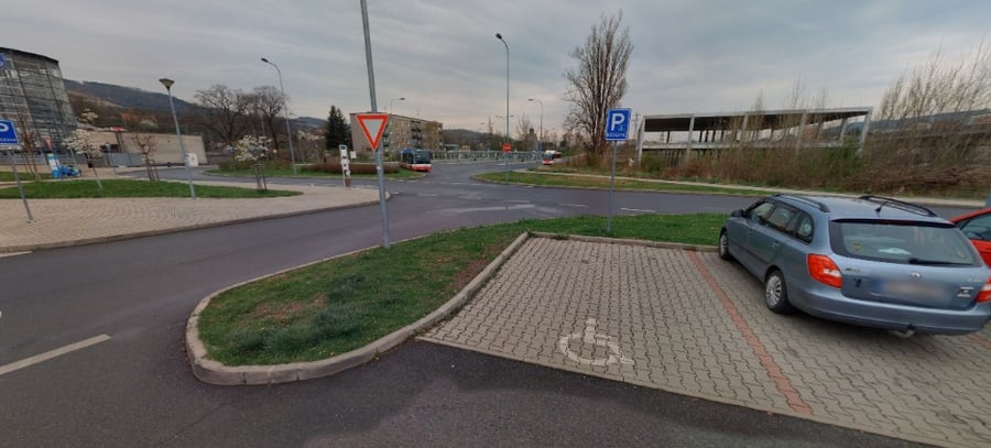 Parkoviště železniční stanice, ul. Na Podole, Beroun