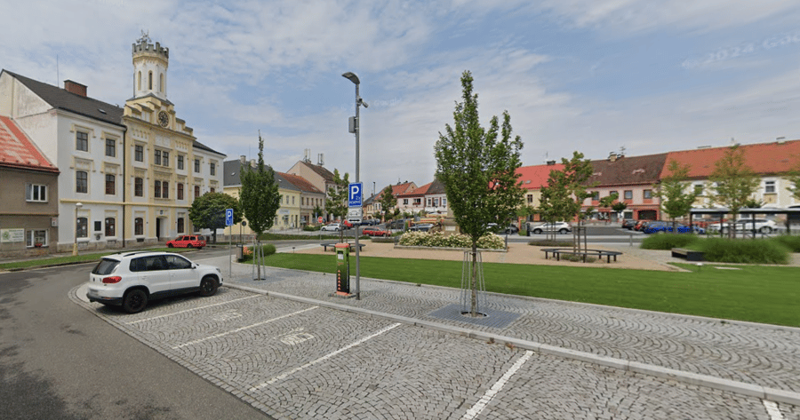 Parkoviště Husovo nám., Česká Skalice