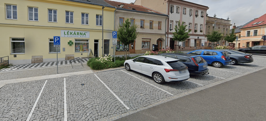 Parkoviště Husovo nám., Česká Skalice