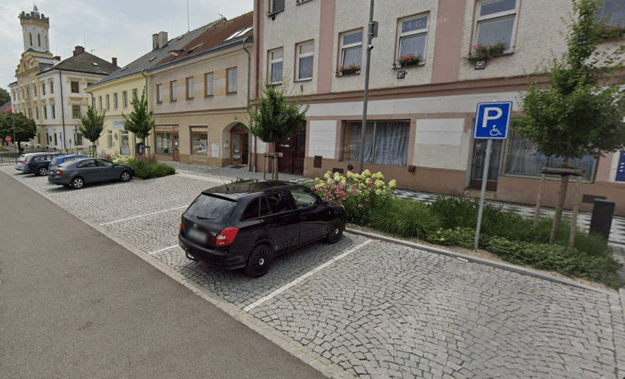 Parkoviště Husovo nám., Česká Skalice