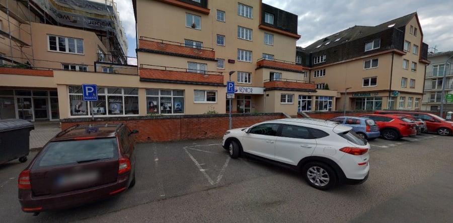 Parkoviště Komenského nám., Říčany