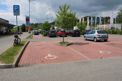 Parkoviště Family Center, ul. Polská, Náchod