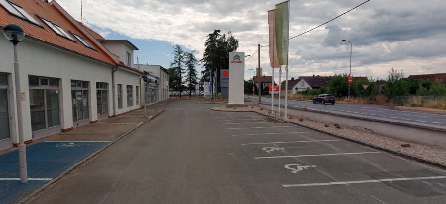 Parkoviště ul. Bratří Štefanů, Hradec Králové