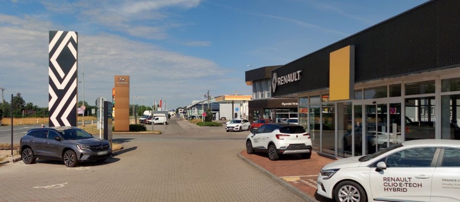Parkoviště ul. Bratří Štefanů, Hradec Králové