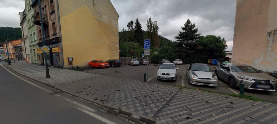 Parkoviště nám. Karla IV., Nejdek