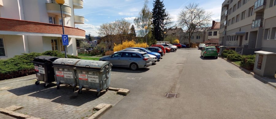 Parkoviště ul. Družstevní, Mnichovo Hradiště