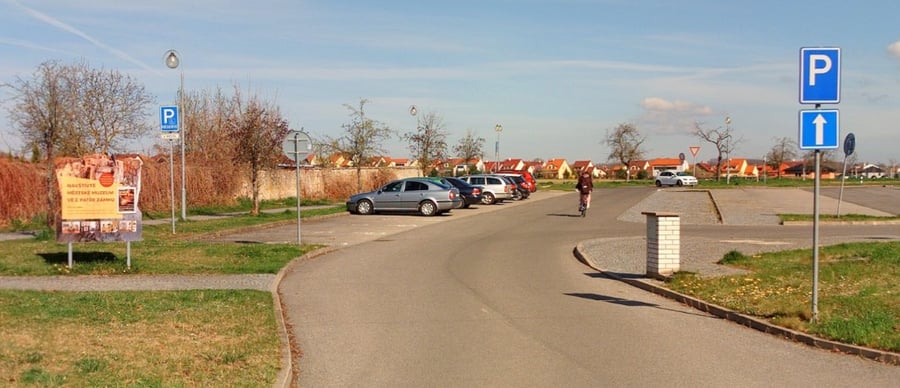 Parkoviště Zámek, ul. V Lípách, Mnichovo Hradiště