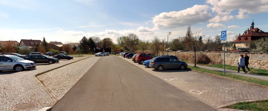 Parkoviště Zámek, ul. Za Zámeckou zdí , Mnichovo Hradiště