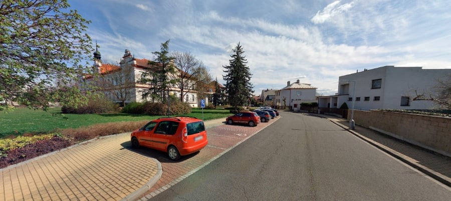 Parkoviště Nerudova, ul, Mnichovo Hradiště