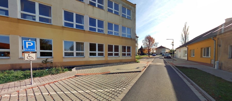 Parkoviště ZŠ, ul. K. Havlíčka Borovského, Pečky