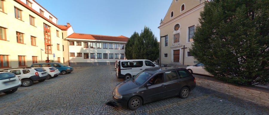 Parkoviště Erbenova ul., Mělník