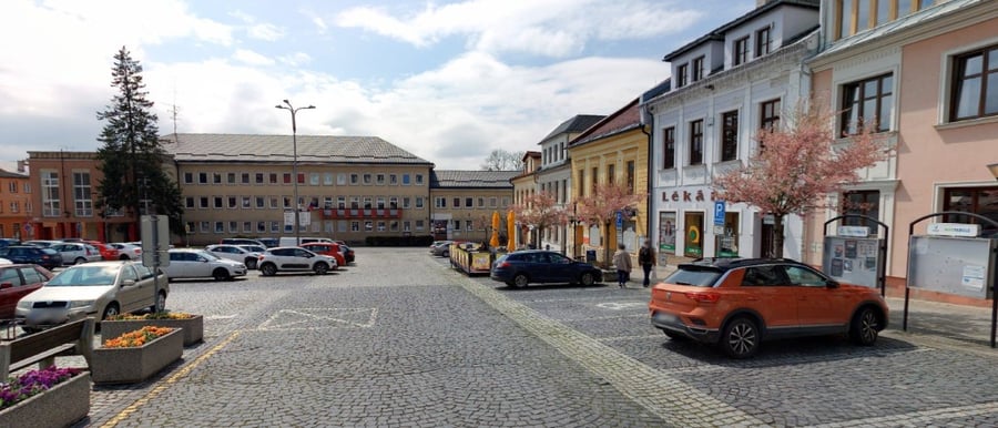 Parkoviště náměstí Jana Zajíce, Vítkov
