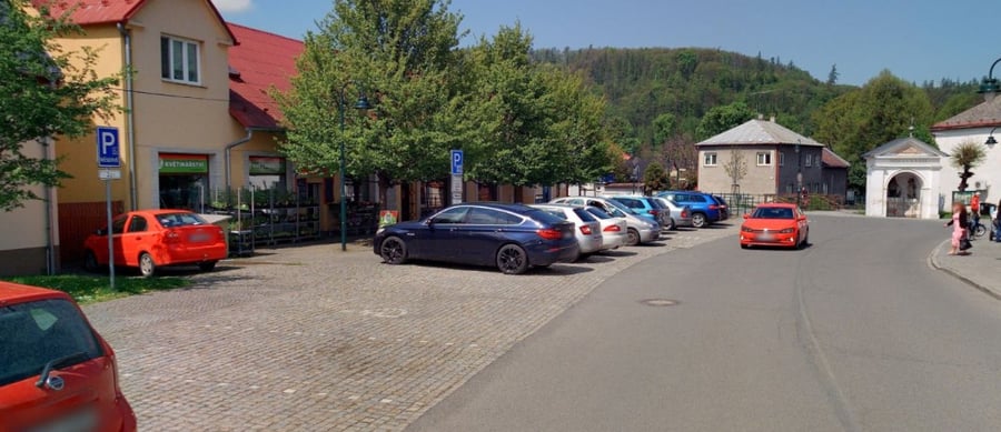 Parkoviště Podolská  ul., Hradec nad Moravicí
