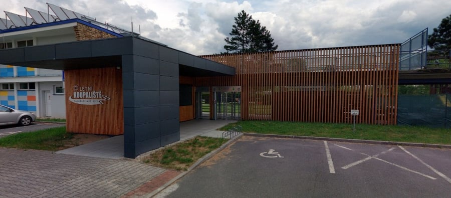Parkoviště koupaliště ul. Kouty, Valašské Meziříčí