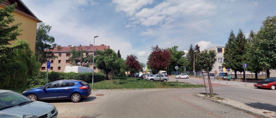 Parkoviště Klecany