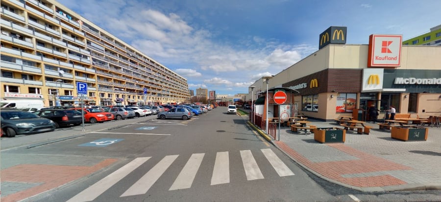 Parkoviště Kaufland, Italská ul., Kladno - Kročehlavy