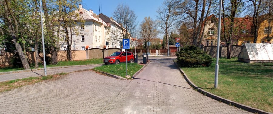 Parkoviště P1 nemocnice Kladno
