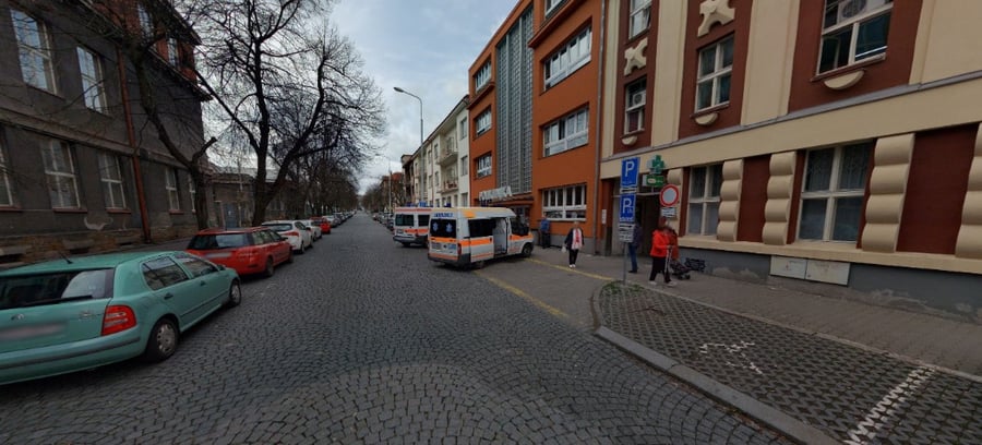 Parkoviště poliklinika, ul. K Nemocnici, Kladno
