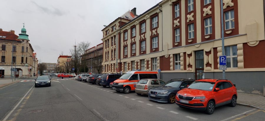 Parkovitě poliklinika, náměstí Svobody, Kladno