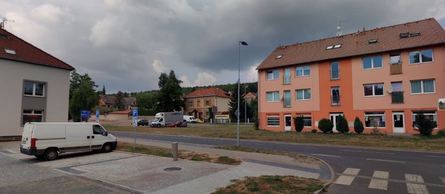 Parkoviště Přemyslova, Náměstí, Libušín